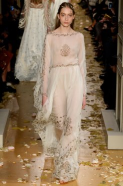 Valentino Spring 2016 Couture Look 24