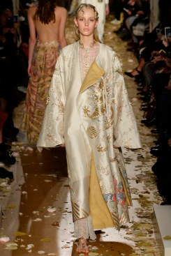 Valentino Spring 2016 Couture Look 27