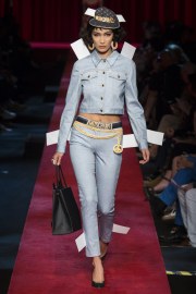 moschino-spring-2017-look-24