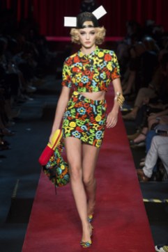 moschino-spring-2017-look-32