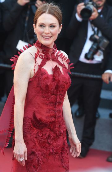 Julianne Moore in Givenchy Couture-1