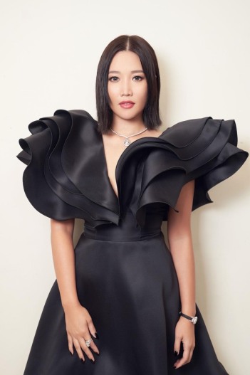 A-Lin in Olimpia Sanchis Fall 2019-2