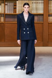 Chanel Fall 2019 Couture Look 15